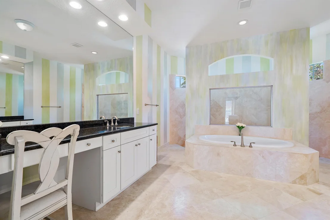 Photo of 112 Manor Circle