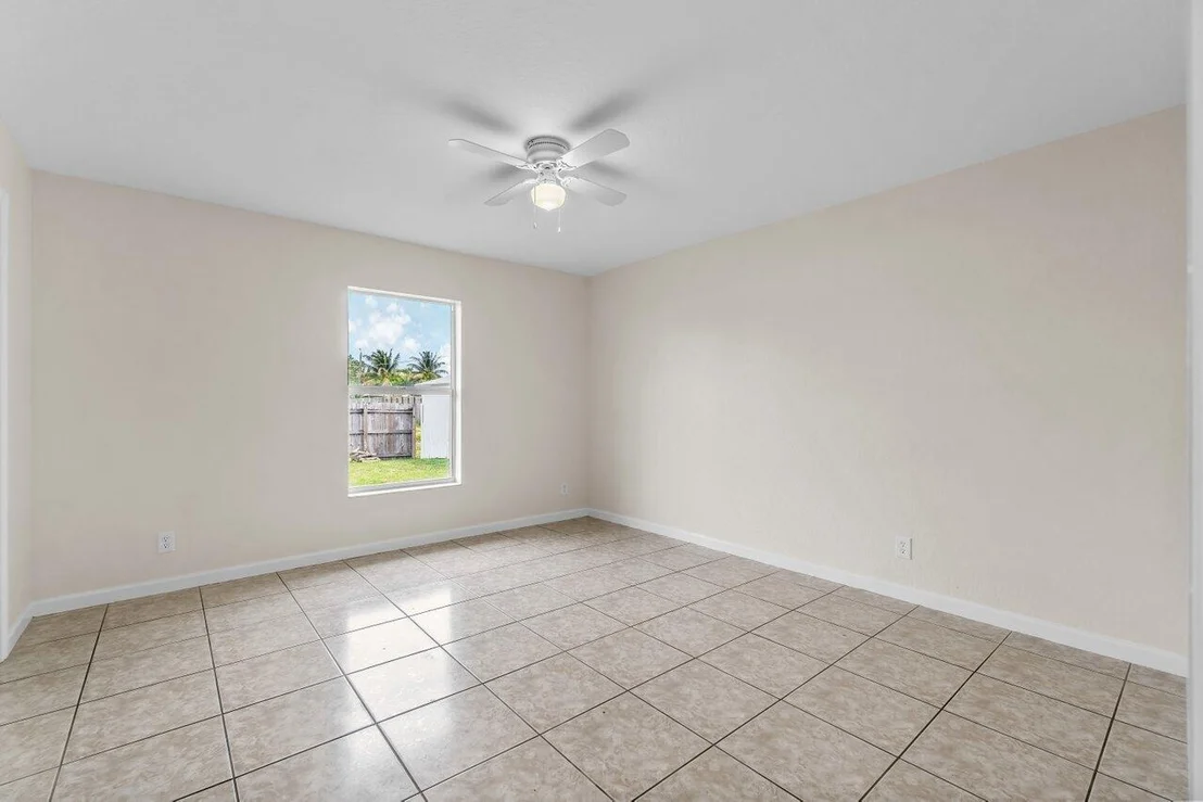 Photo of 356 Fleming Avenue