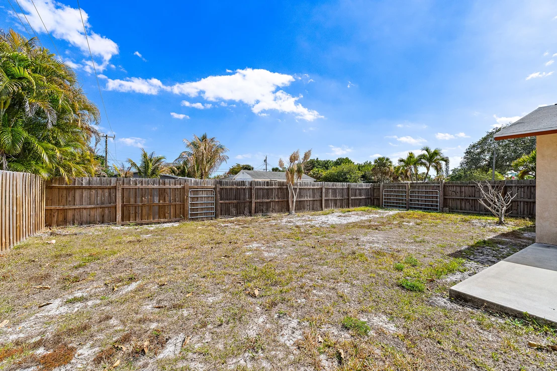 Photo of 815 W Laird Drive