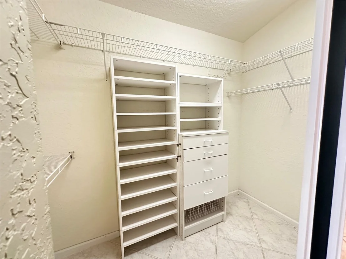 Photo of 6565 Sherbrook Drive