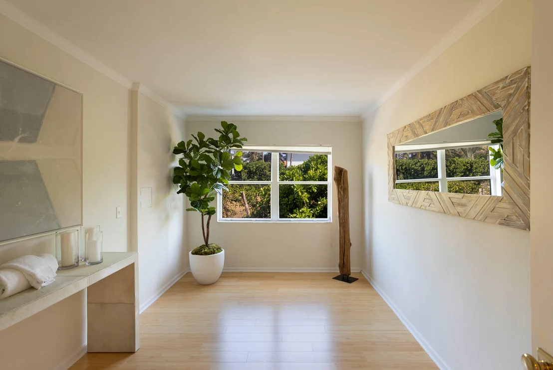Photo of 5929 N Ocean Boulevard