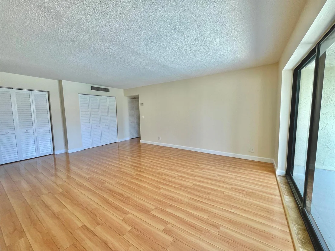 Photo of Unit G7 at 150 Pineview Road