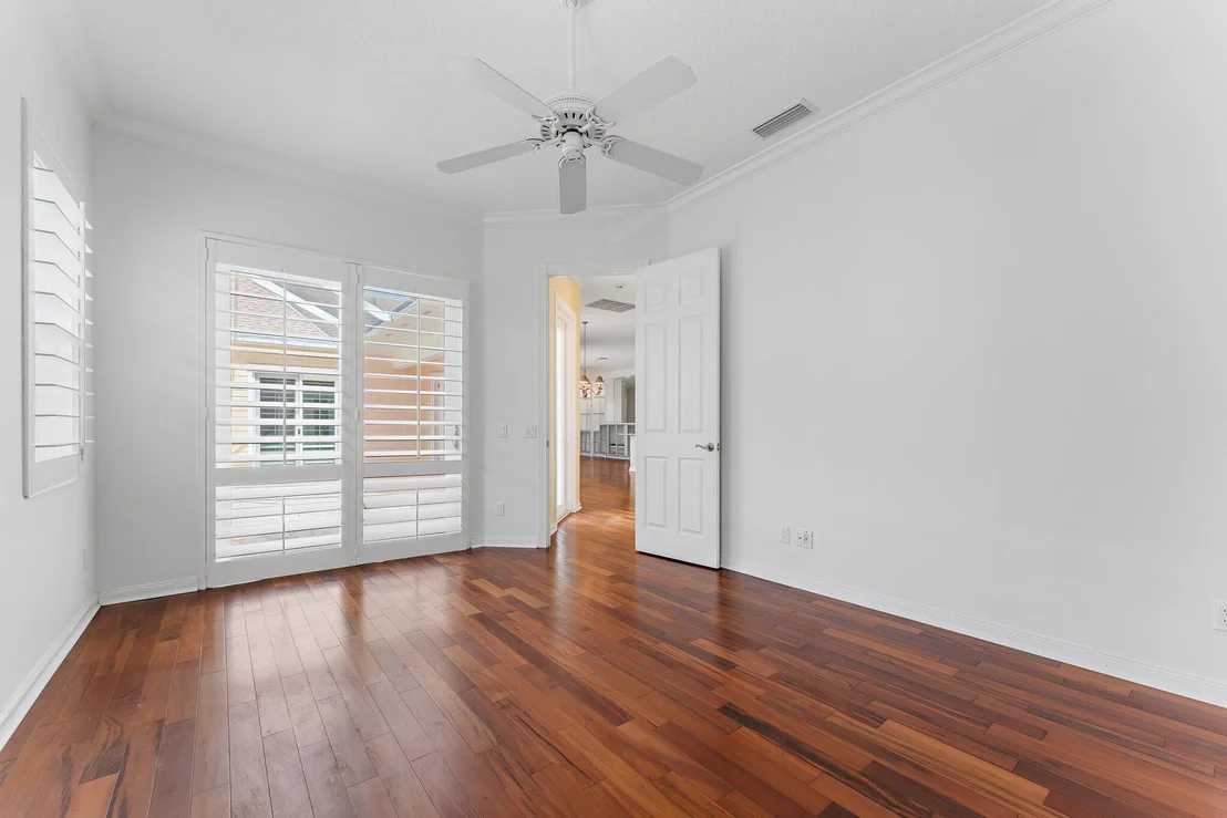 Photo of 215 New Haven Boulevard