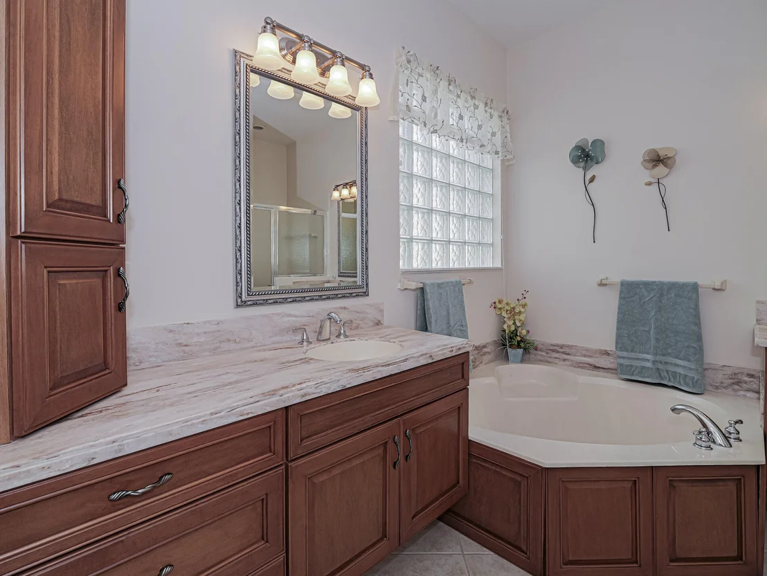 Photo of 6871 SE Twin Oaks Circle