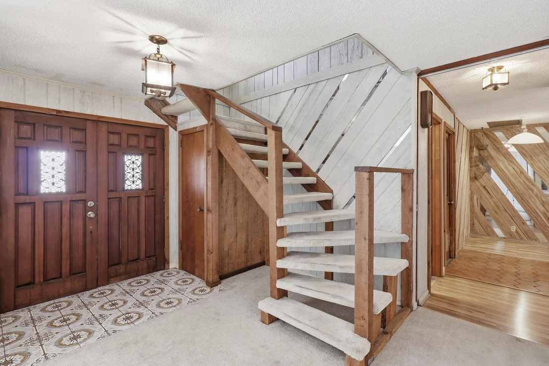 Photo of 596 Greenwood Drive