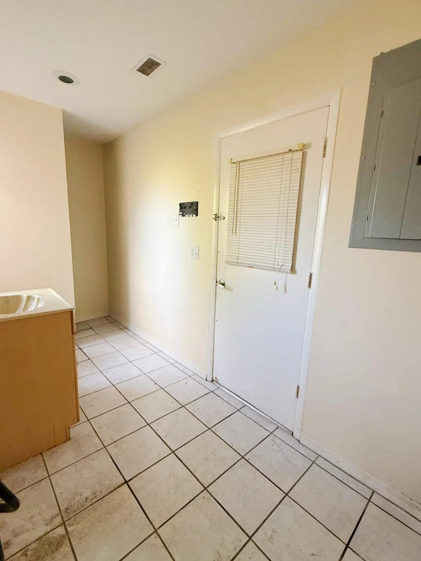 Photo of 2361 SE 27th Street