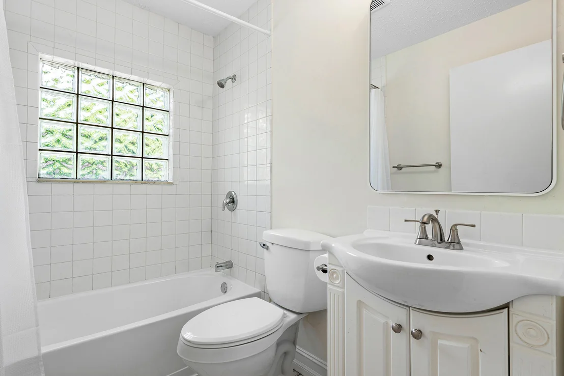 Photo of 5921 Ithaca Circle W