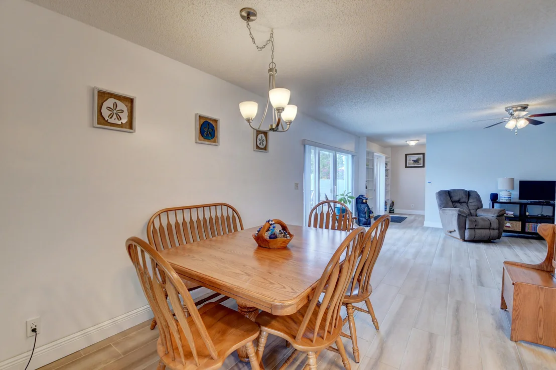 Photo of 5102 Mirror Lakes Boulevard