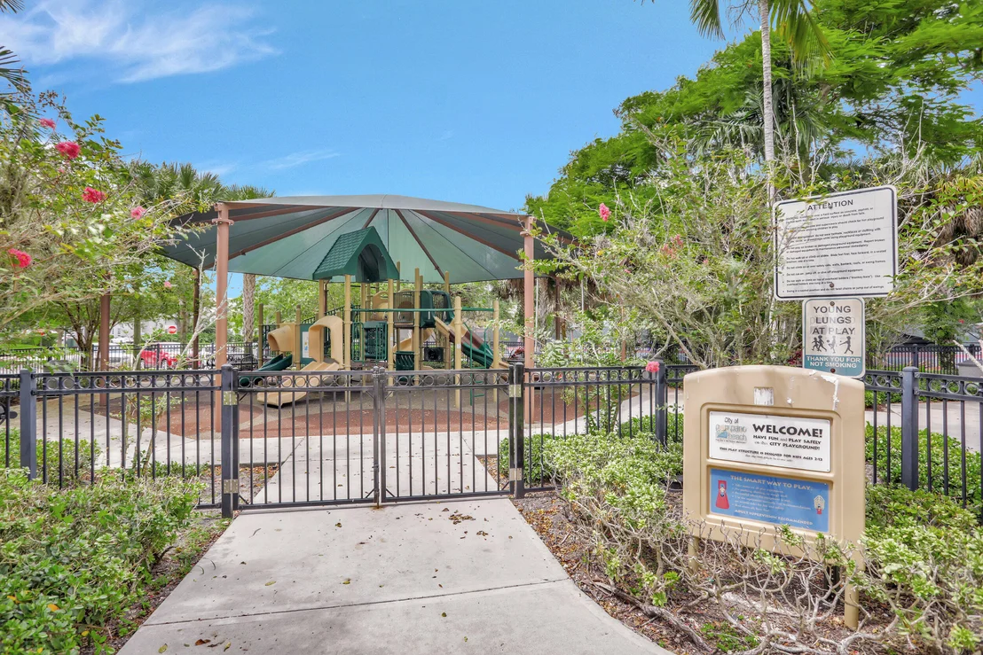 Photo of Unit 204A at 800 Cypress Boulevard