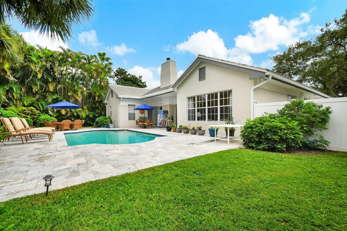 Photo of 2773 Hampton Circle S