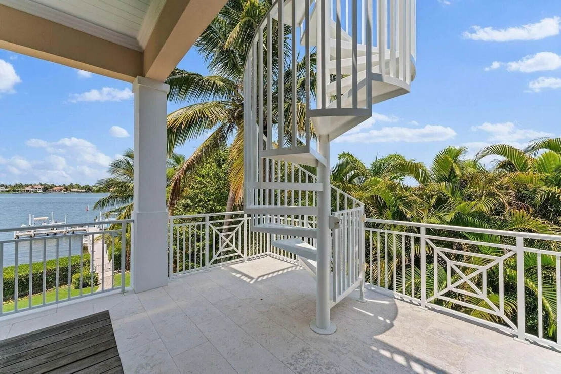 Photo of 5874 Pennock Point Road