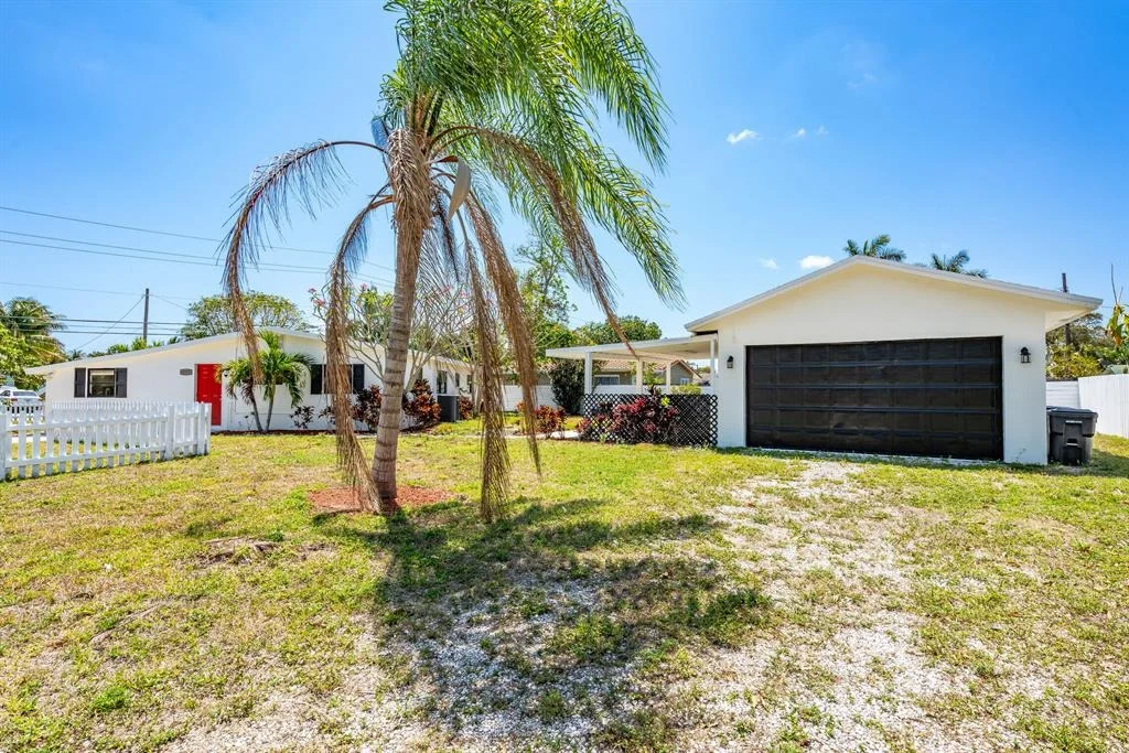 Photo of 4353 Gulfstream Road
