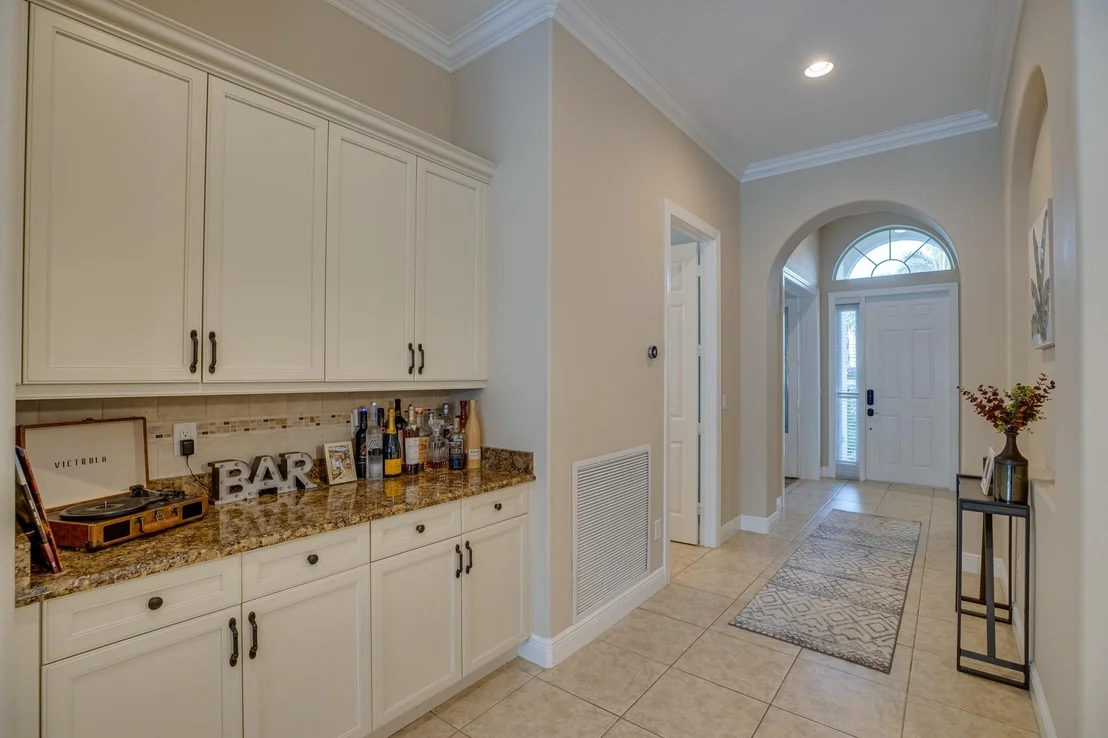 Photo of 4247 DIAMOND Square
