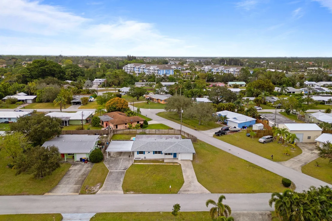 Photo of 1121 NW 15th Terrace