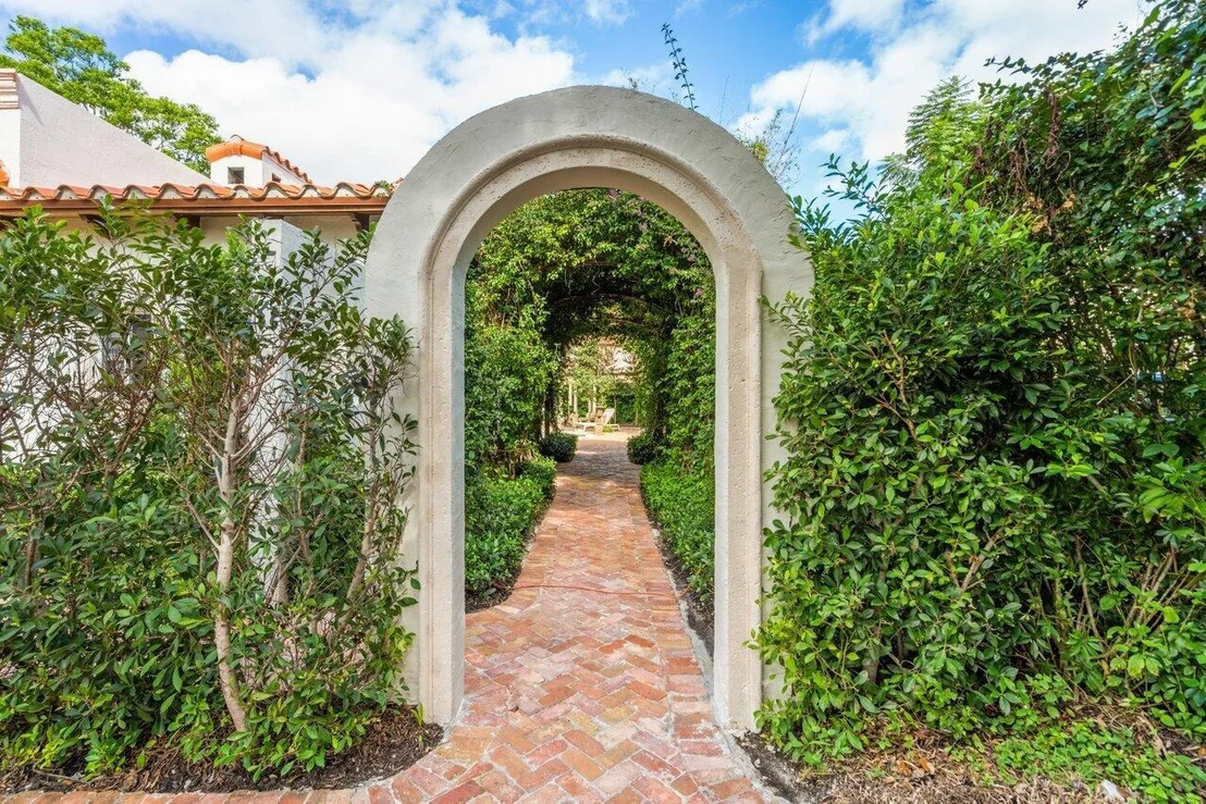 Photo of 855 Azalea Street