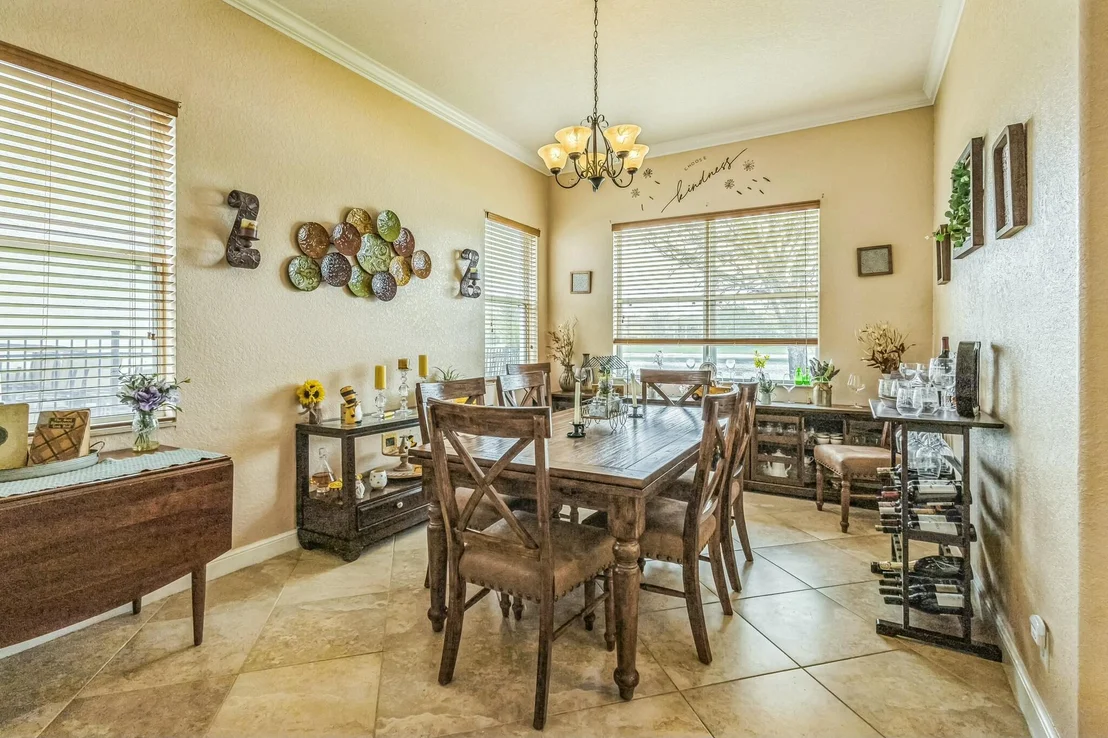 Photo of 694 Cresta Circle