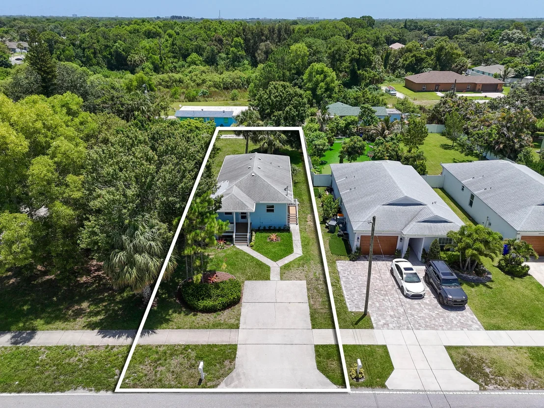 Photo of 18066 Limestone Creek Road
