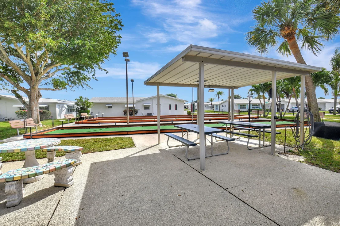 Photo of 1987 Campanelli Boulevard