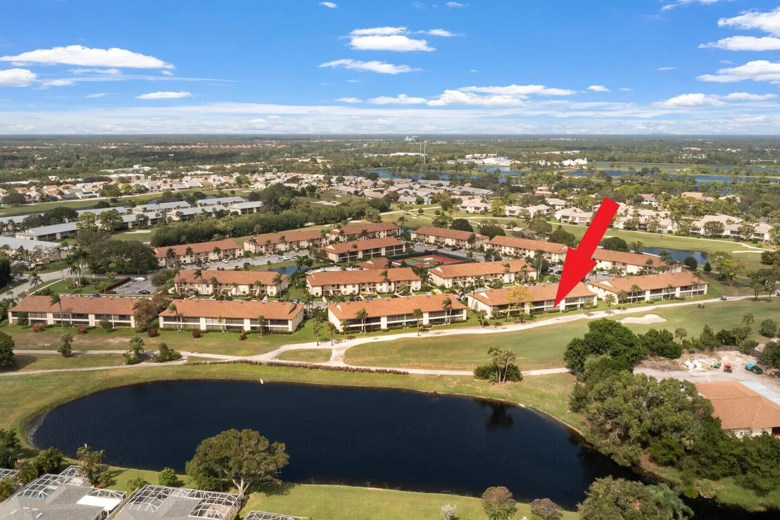 Photo of Unit C at 1001 Pinecrest Circle