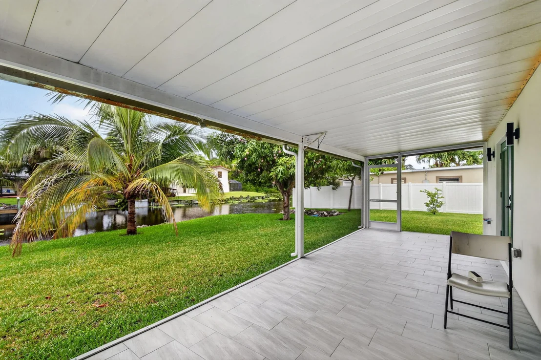 Photo of 2277 Summit Boulevard