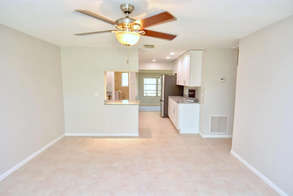 Photo of 411 SE Fini Drive