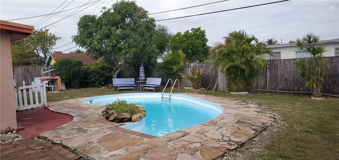 Photo of 7271 NW 169th Street