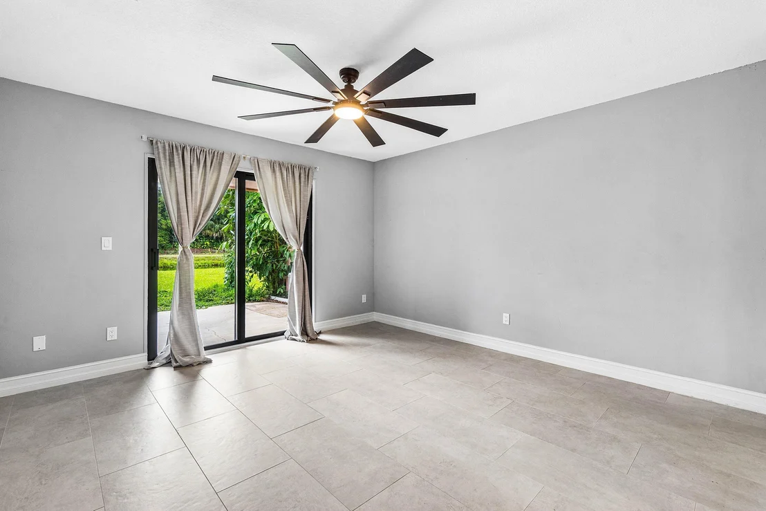 Photo of 120 Mayfair Lane