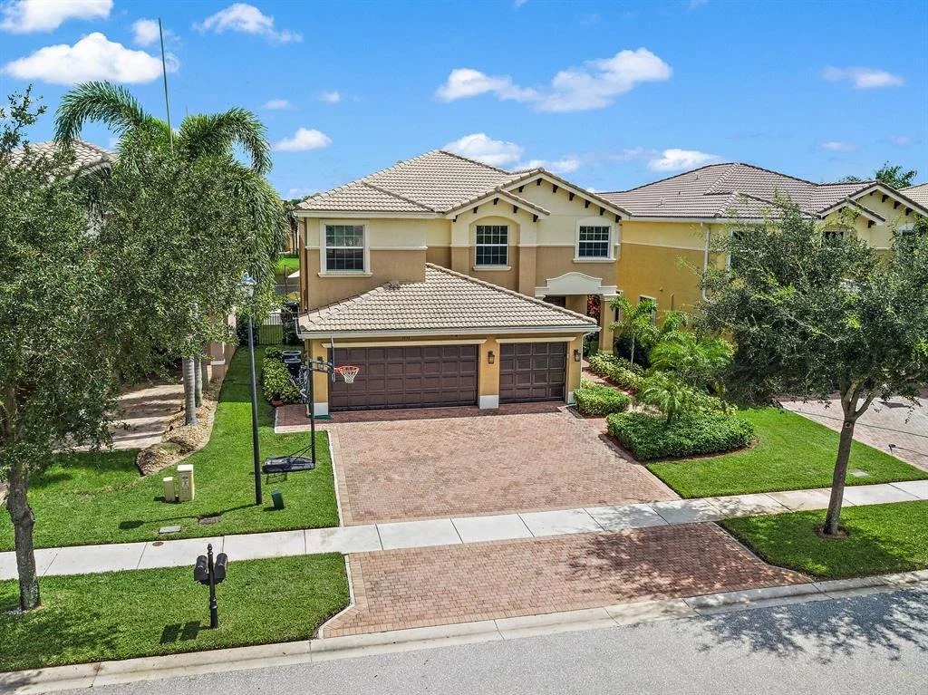 Photo of 7994 Emerald Winds Circle