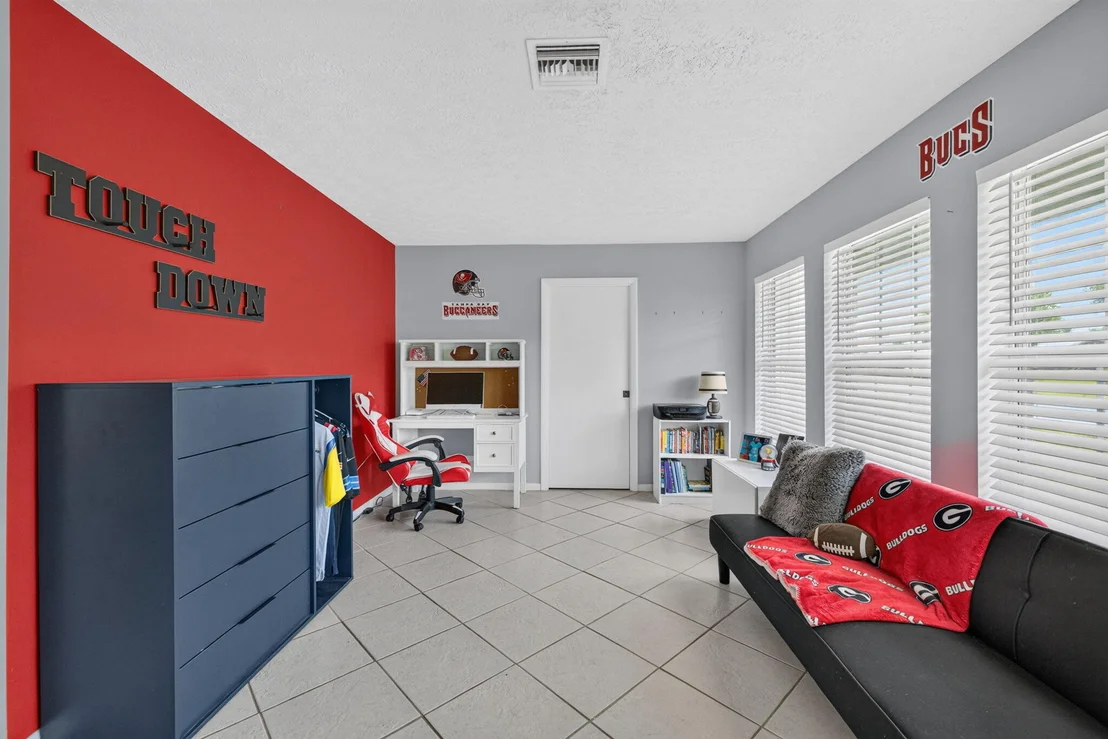 Photo of 2409 NW Everglades Boulevard