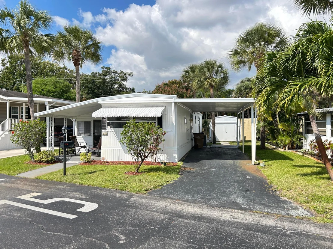 Photo of 615 Alamanda Lane