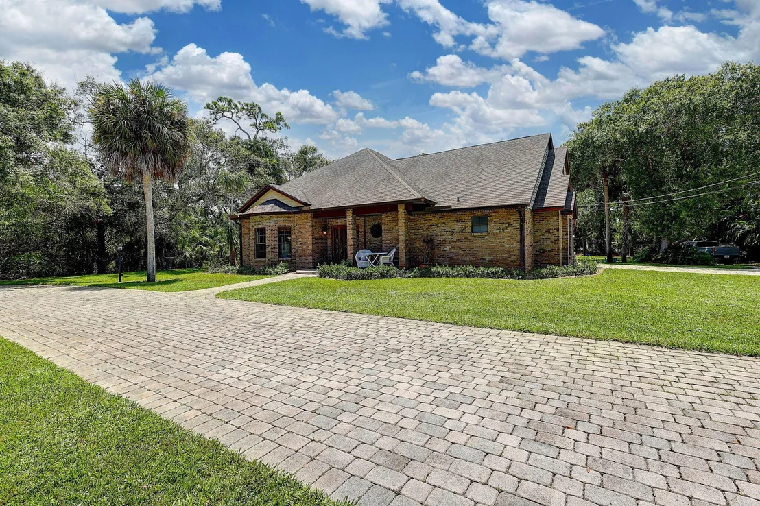 Photo of 5619 Oleander Avenue