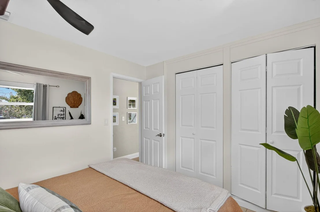 Photo of 1713 W River Drive