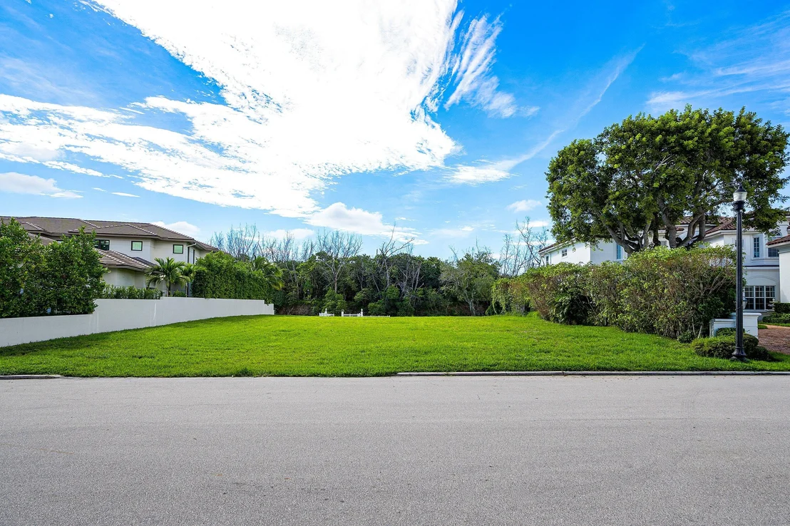 Photo of 348 E Alexander Palm Road