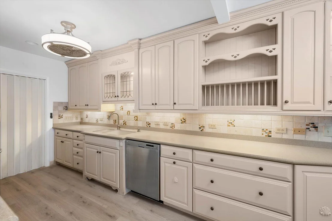Photo of 390 Neptune Road