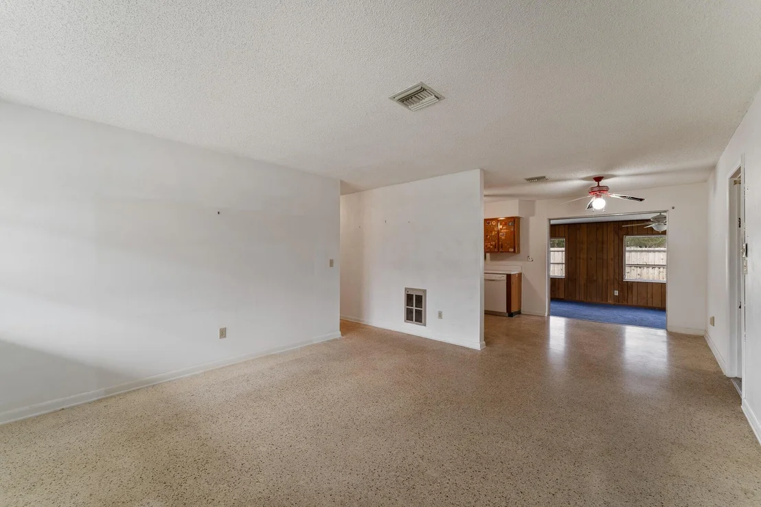 Photo of 1121 NW 15th Terrace