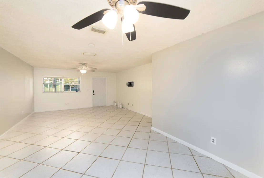Photo of 6008 Palm Drive