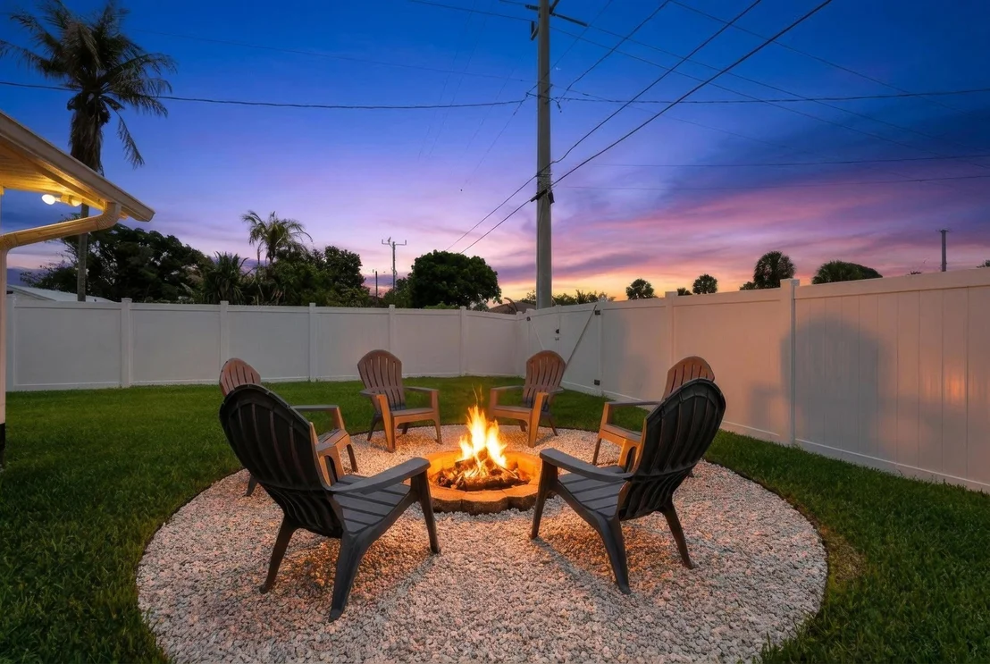 Photo of 701 SE Dolphin Drive