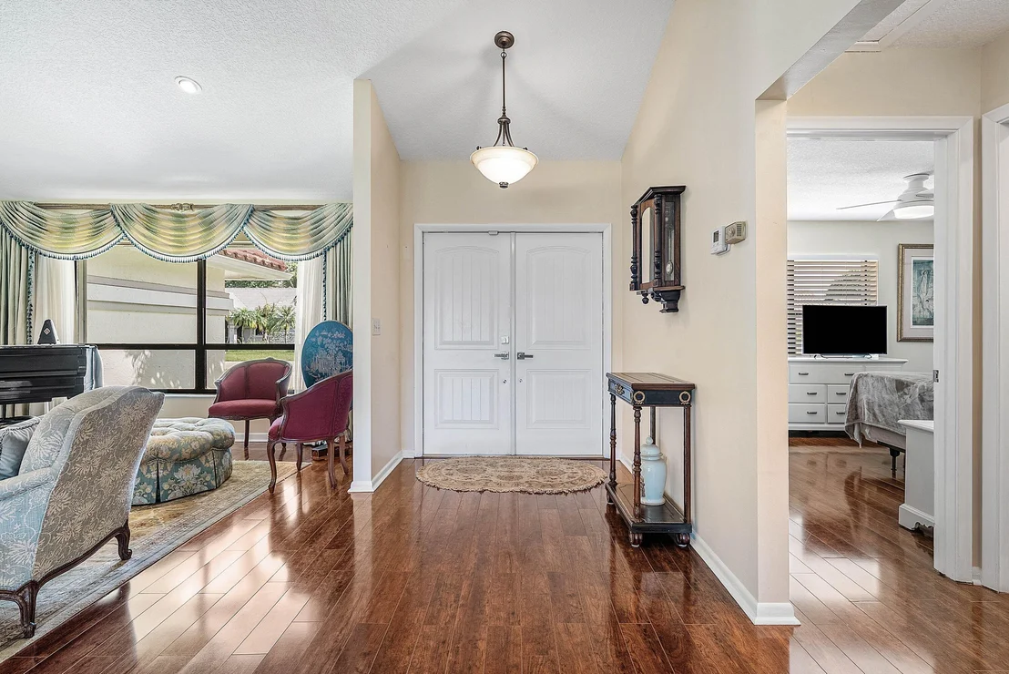 Photo of 9295 Sun Pointe Drive