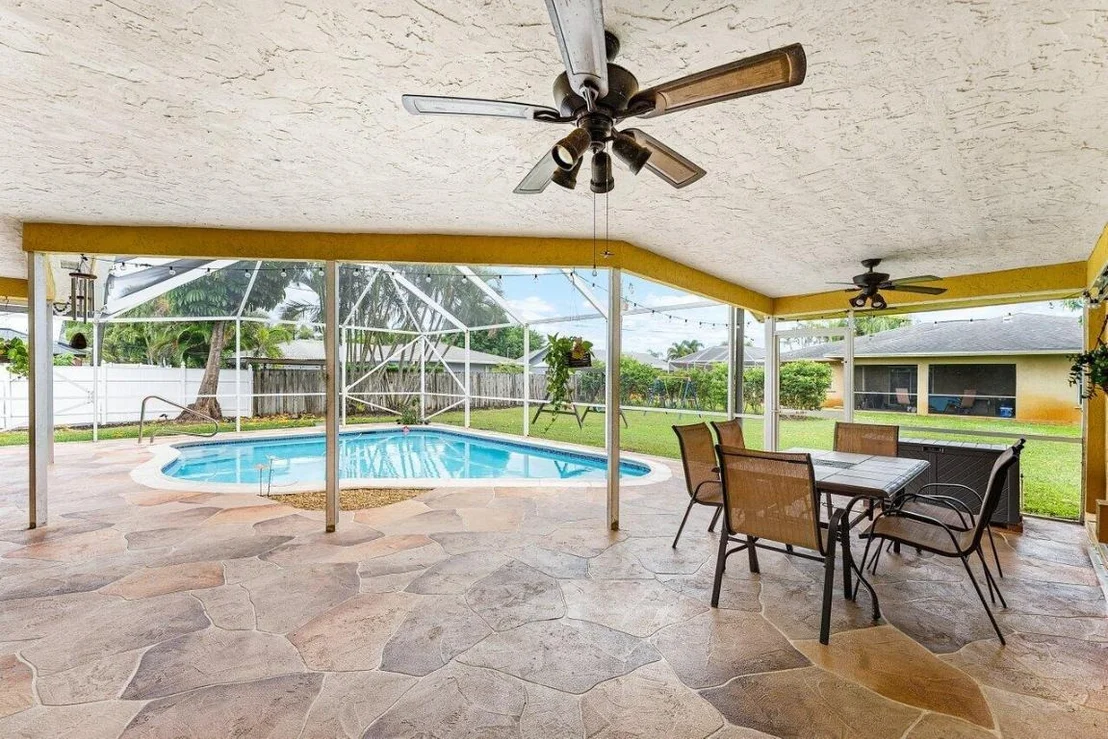 Photo of 5455 Pine Tree Drive