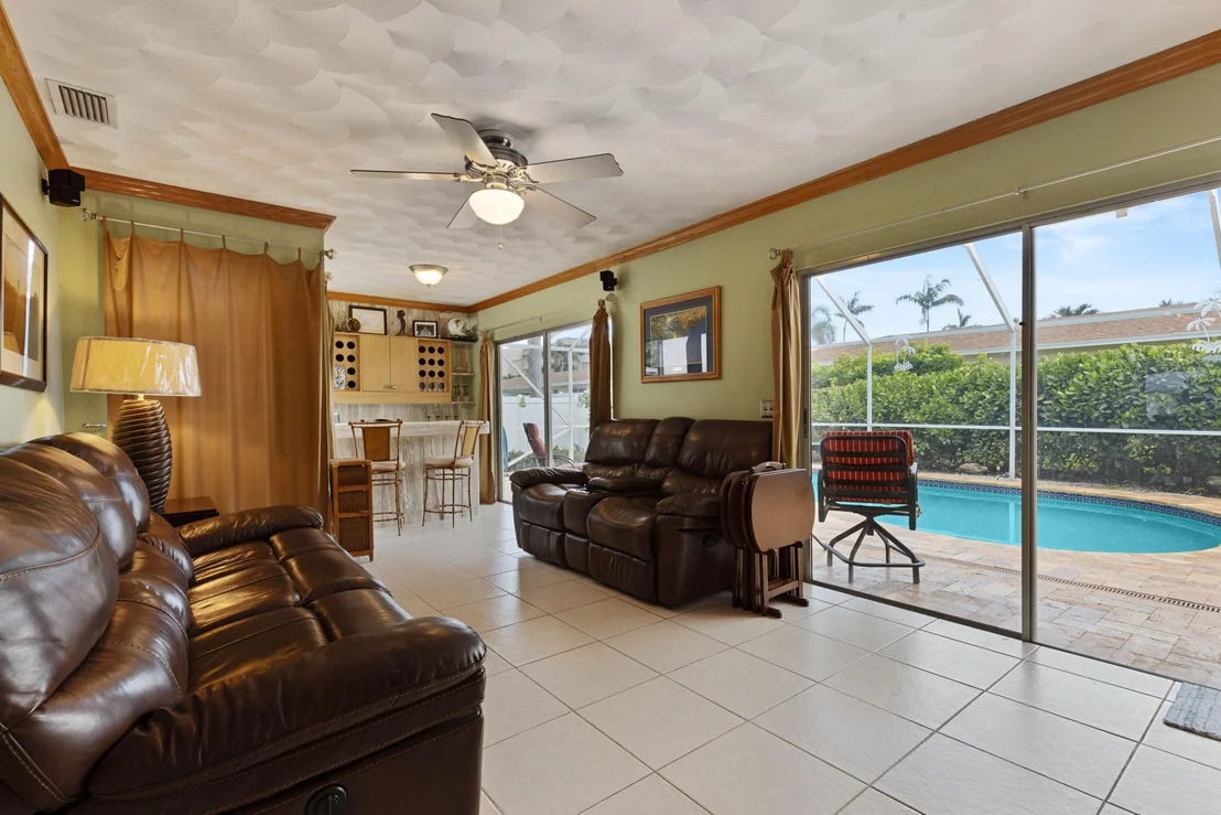 Photo of 634 Riviera Drive