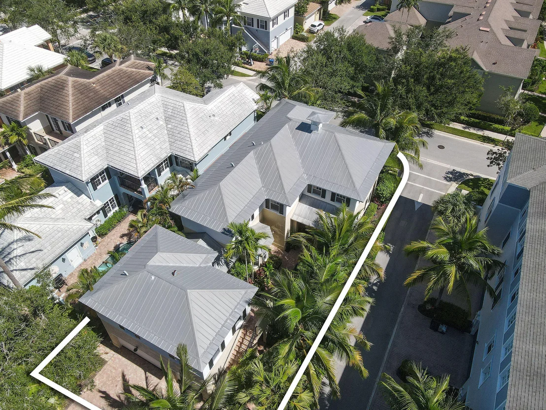 Photo of 256 W Bay Cedar Circle