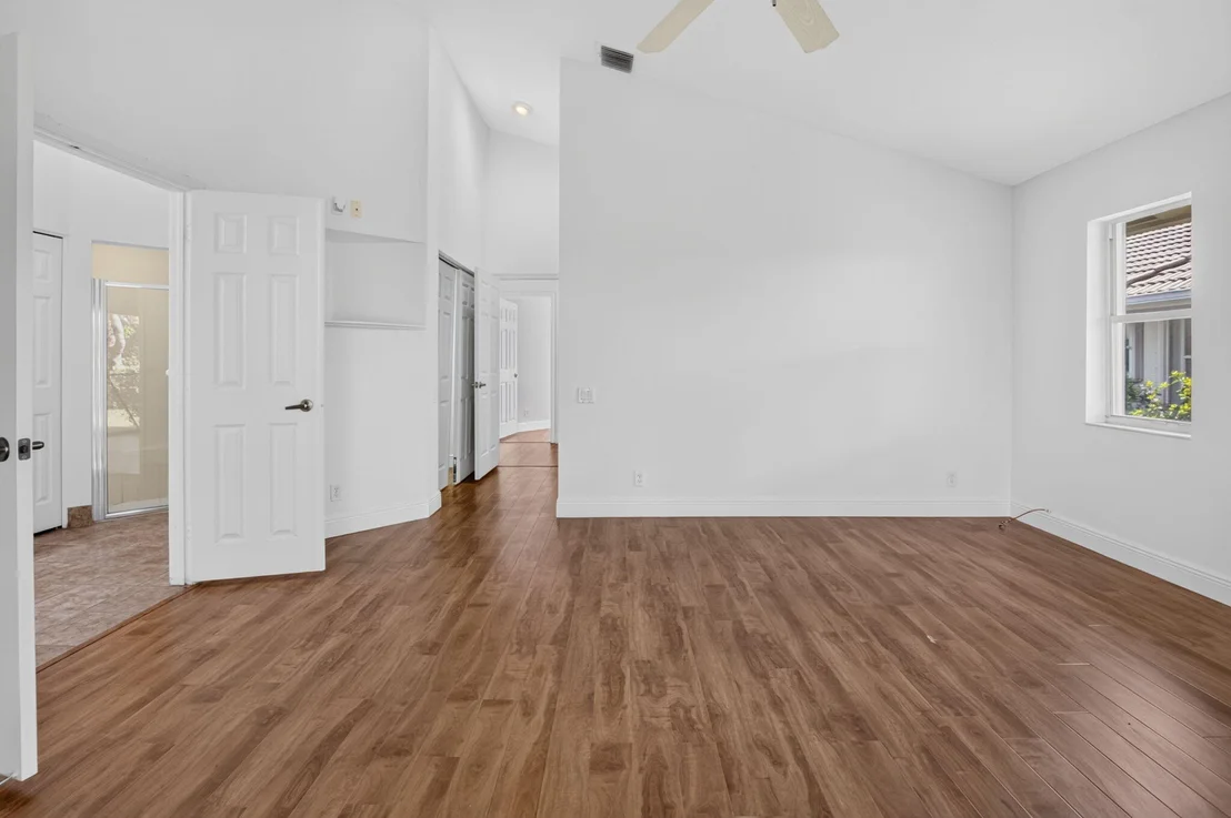 Photo of 7434 FALLS Road W