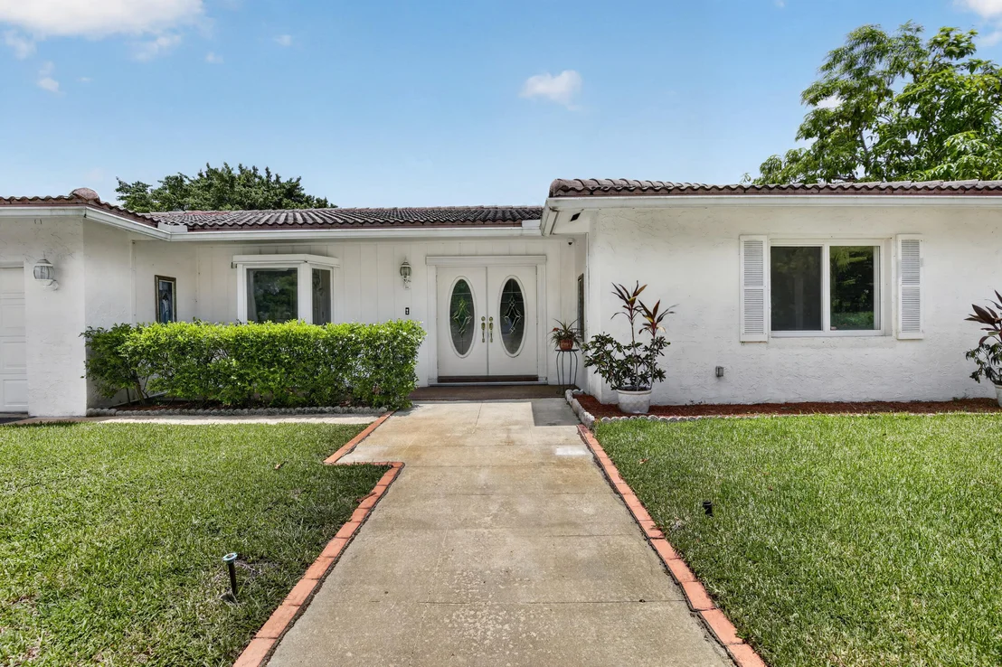 Photo of 410 Bonaventure Boulevard