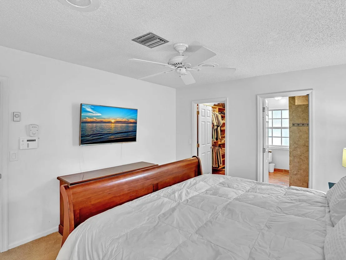 Photo of 3204 Lakeview Drive
