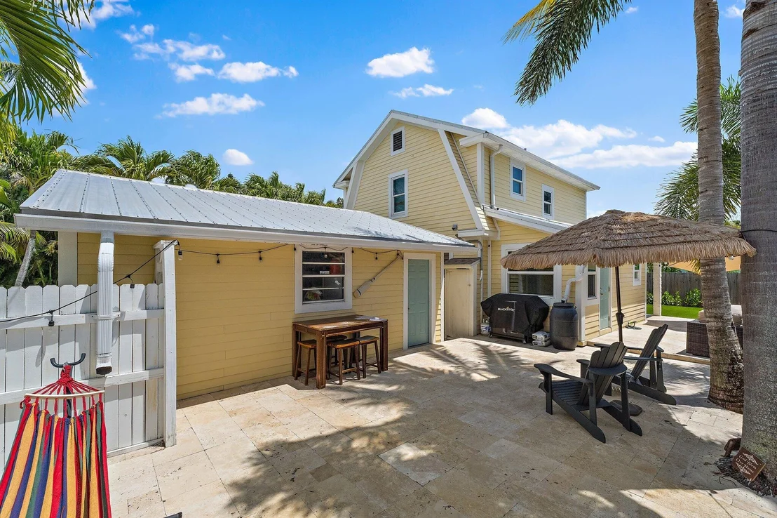 Photo of 715 Warren Drive