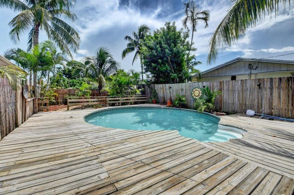 Photo of 15385 Monroe Road