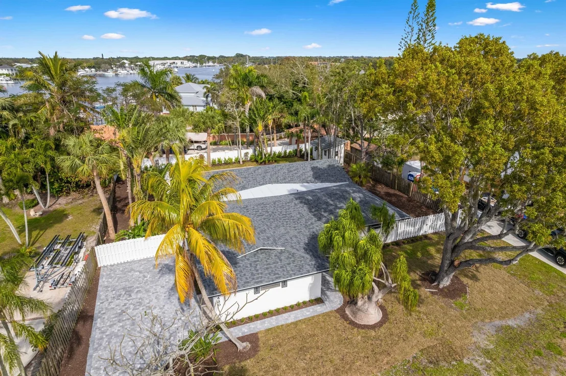 Photo of 4430 SE Bayshore Terrace