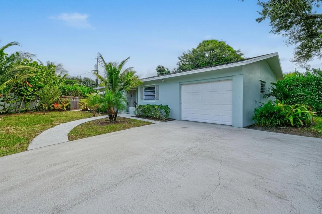 Photo of 356 Cedar Avenue