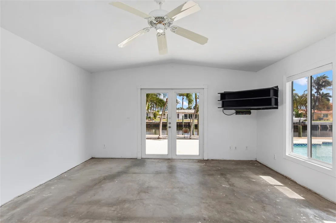 Photo of 360 SE 5th Avenue