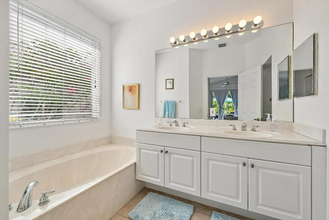 Photo of 6784 SE Twin Oaks Circle